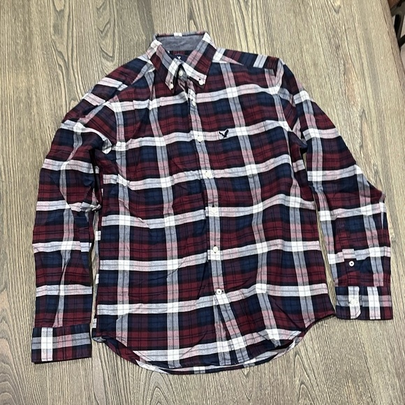 American Eagle Shirt Button Down Long Sleeves Classic Fit Plaid Red Gray Small - Picture 1 of 5